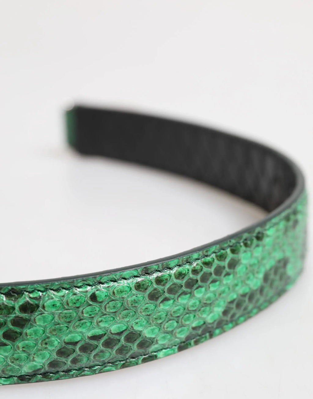 Dolce & gabbana sac à bandoulière en cuir exotique noir et vert avec une sangle tête de serpent émeraude à doublure noire