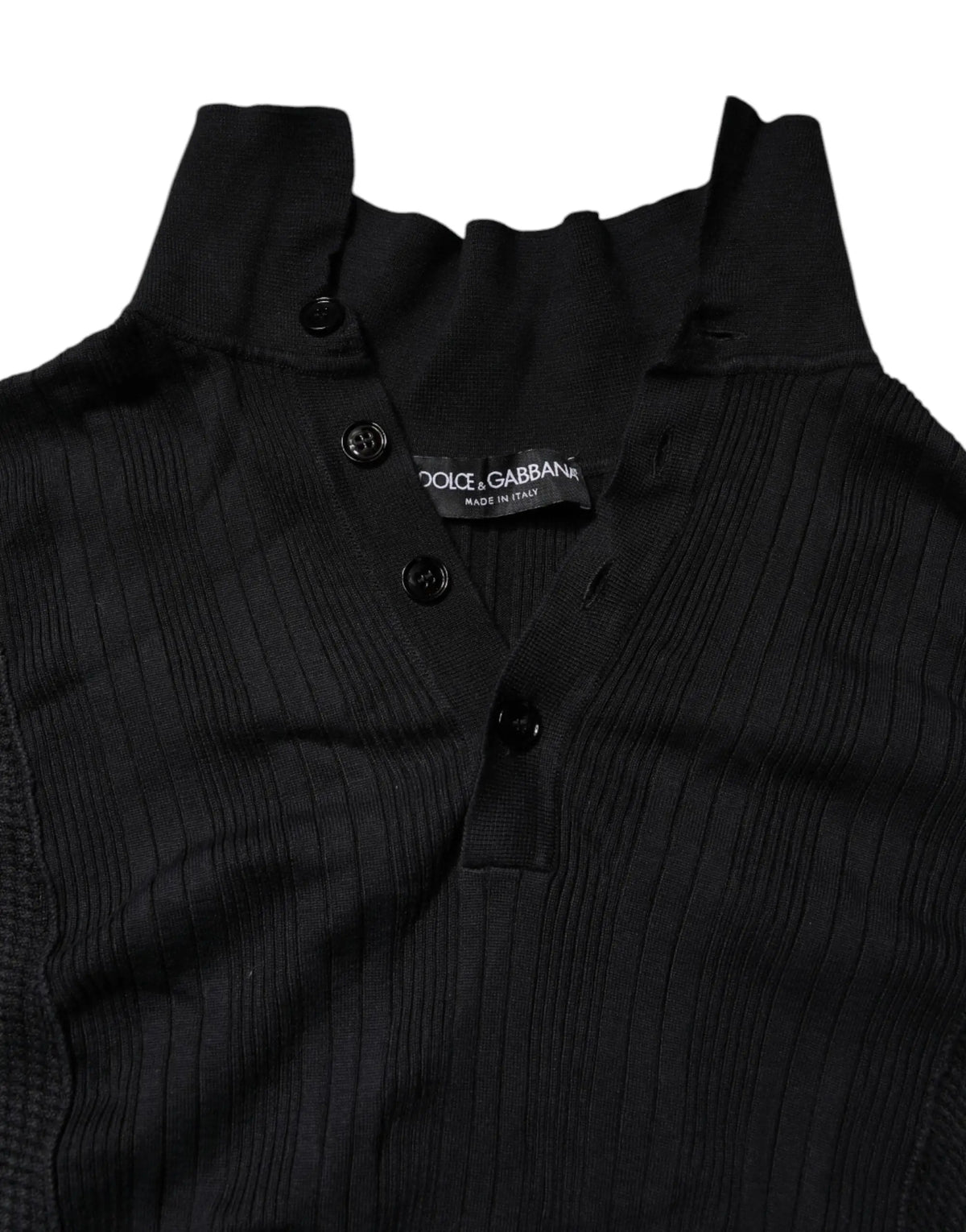 Dolce & gabbana pull en soie noir à boutons avec col polo côtelé noir et étiquette dolce & gabbana