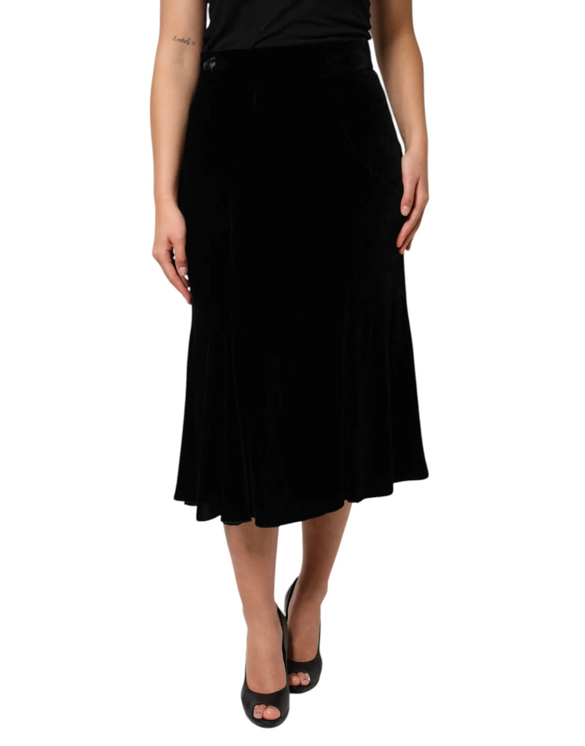 Jupe midi noire en velours dolce et gabbana taille haute plissée et évasée vue de face
