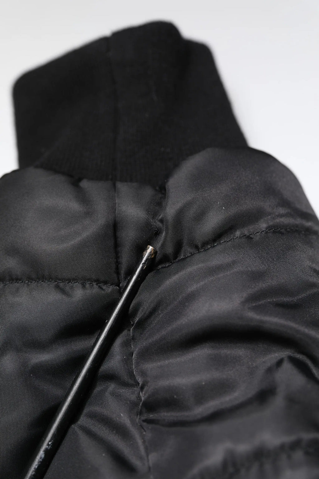 Dolce & gabbana parka homme noire en duvet matelassé avec col montant pour l’hiver