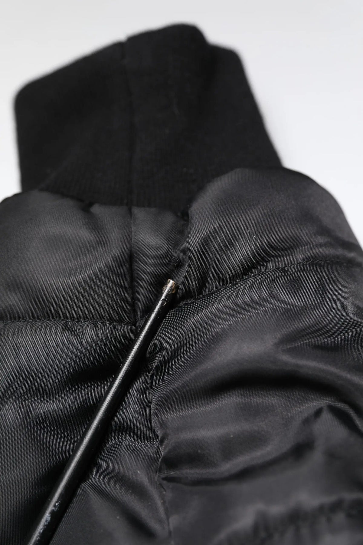 Dolce & gabbana parka homme noire en duvet matelassé avec col montant pour l’hiver