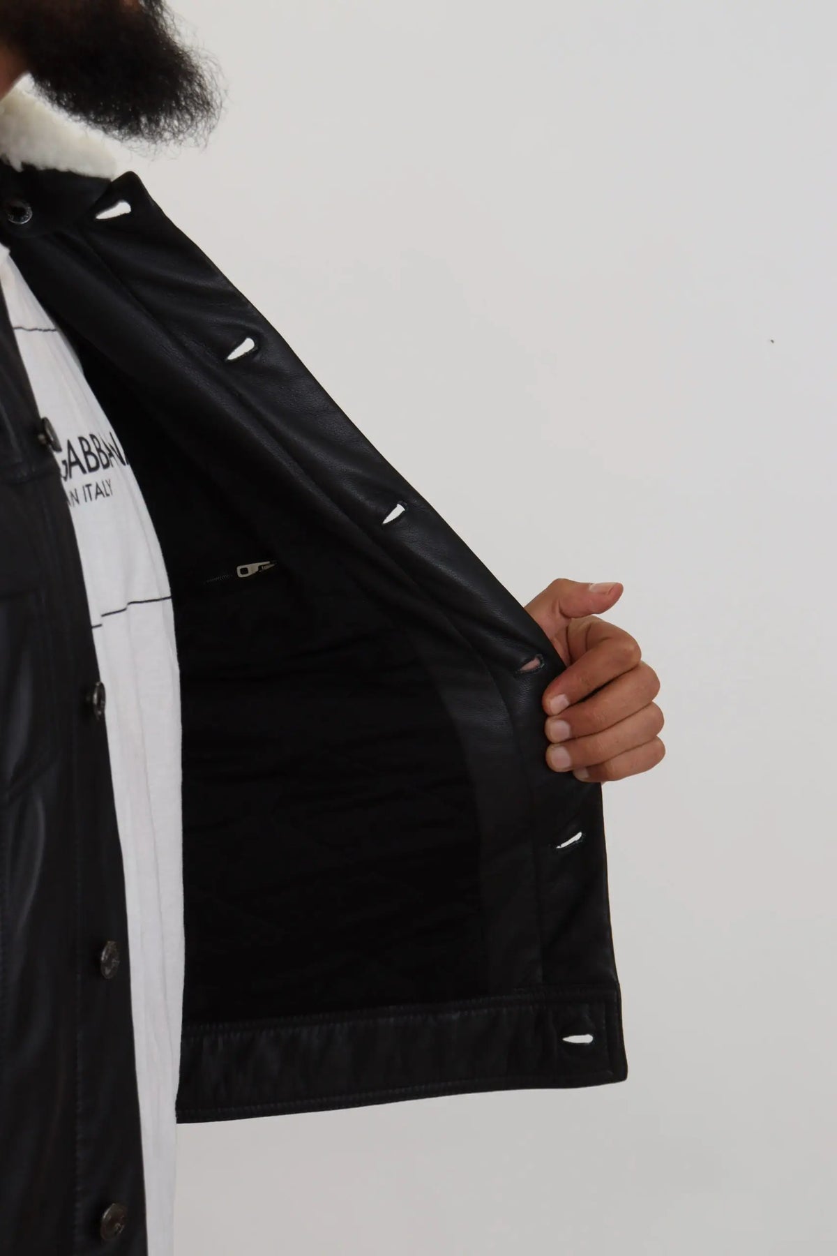 Dolce & Gabbana manteau homme en cuir dagneau noir col avec veste coach en simili cuir noir boutons argentés doublure blanche