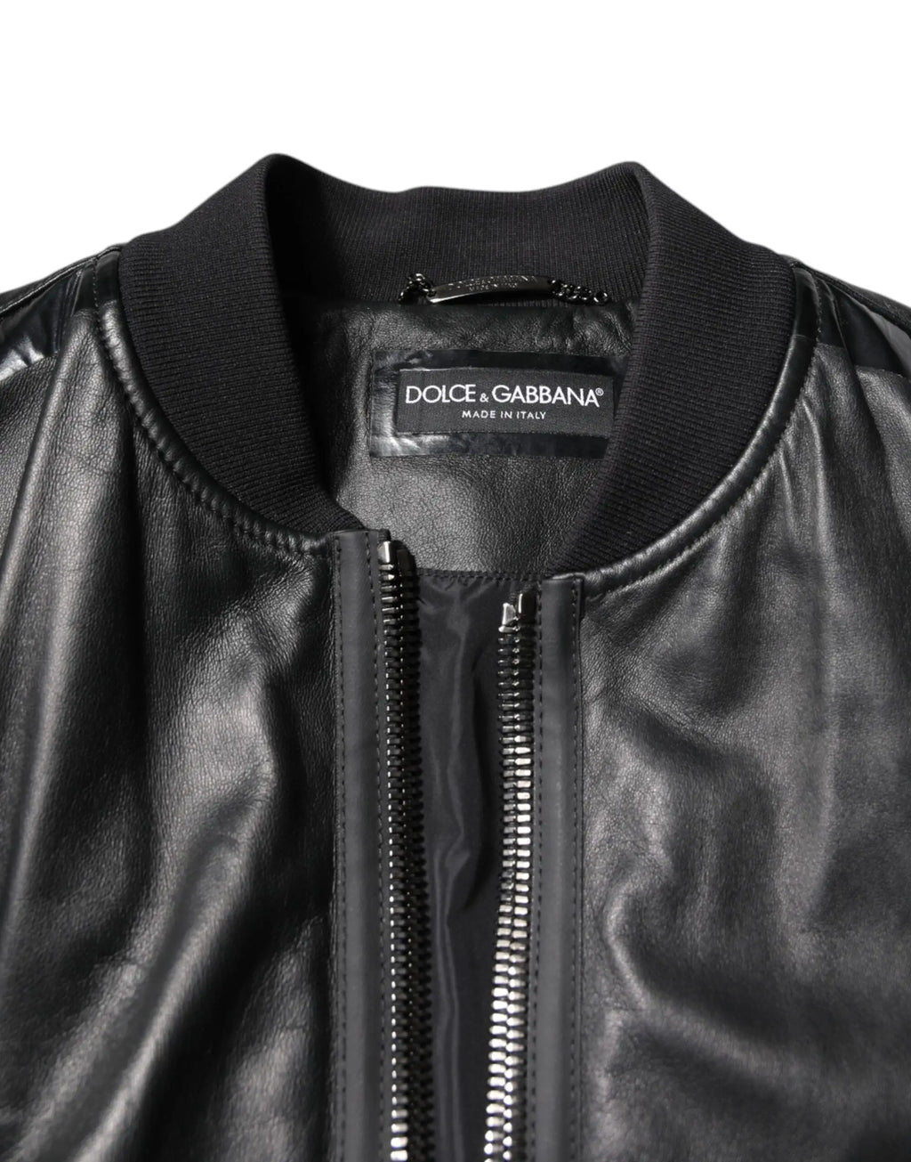 Veste noire en cuir dagne et gabbana bomber avec col côtelé et fermeture éclair zippée devant en agneau