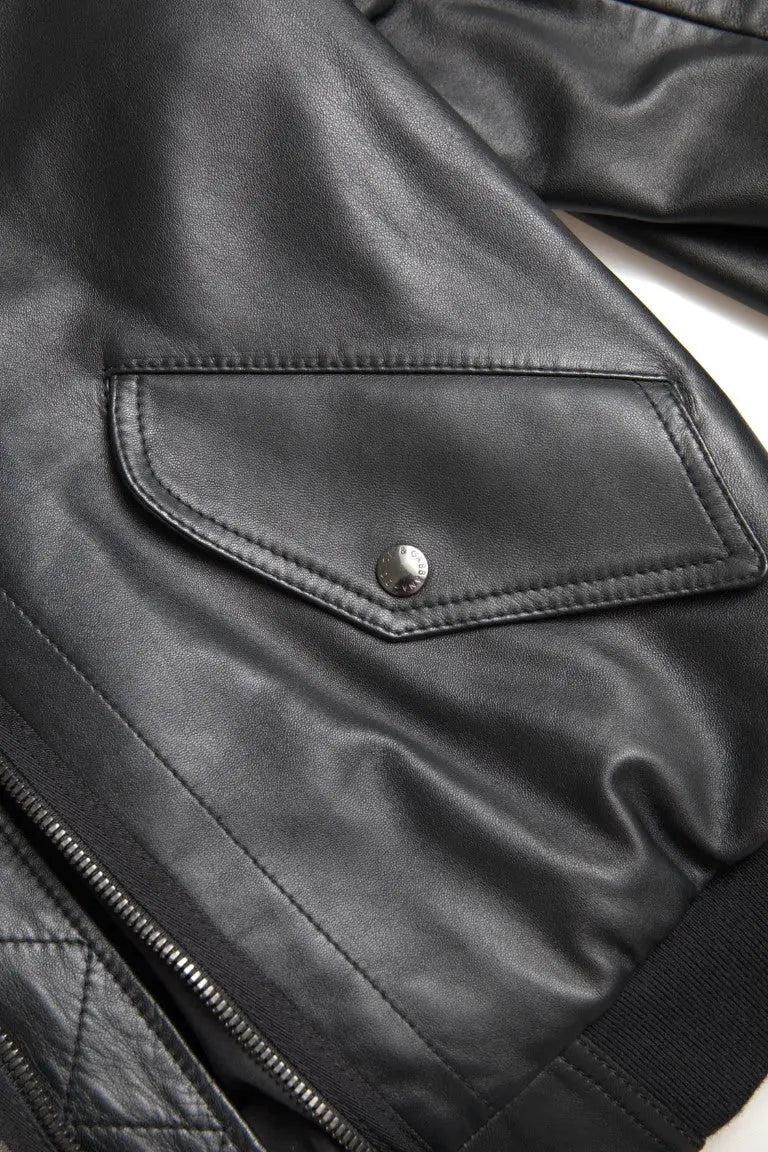 Dolce & Gabbana blouson bomber en cuir noir avec poche à rabat et bouton pression argenté
