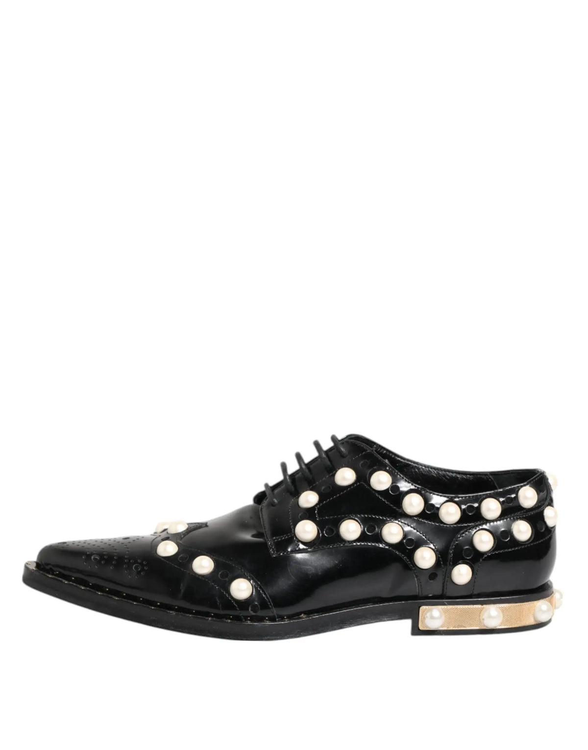 Dolce & gabbana chaussures brogues en cuir noir avec perles blanches fausses sur le bout les oeillets et le talon