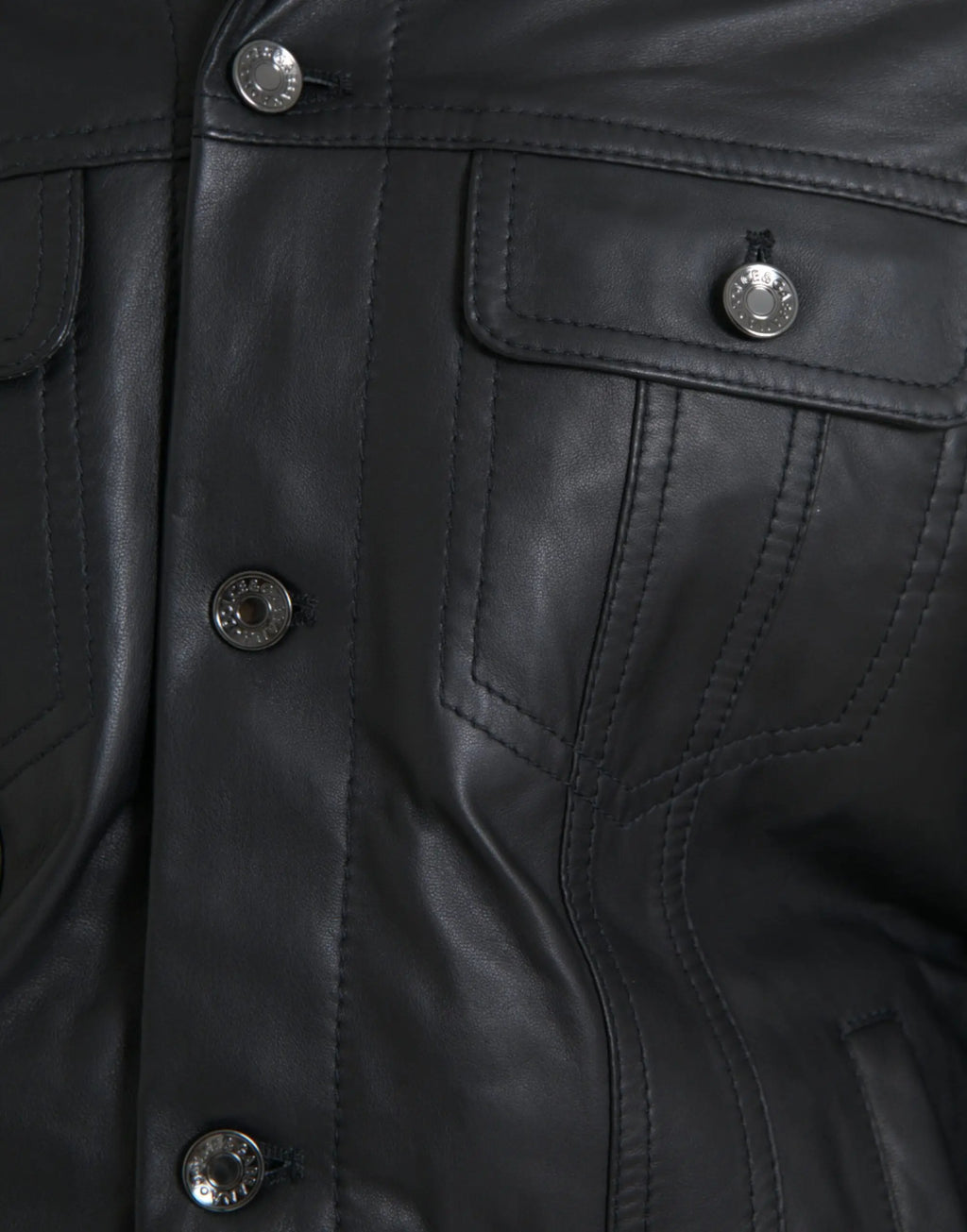 Veste biker dolce gabbana noire en cuir avec col en fourrure boutons argentés et détails coutures