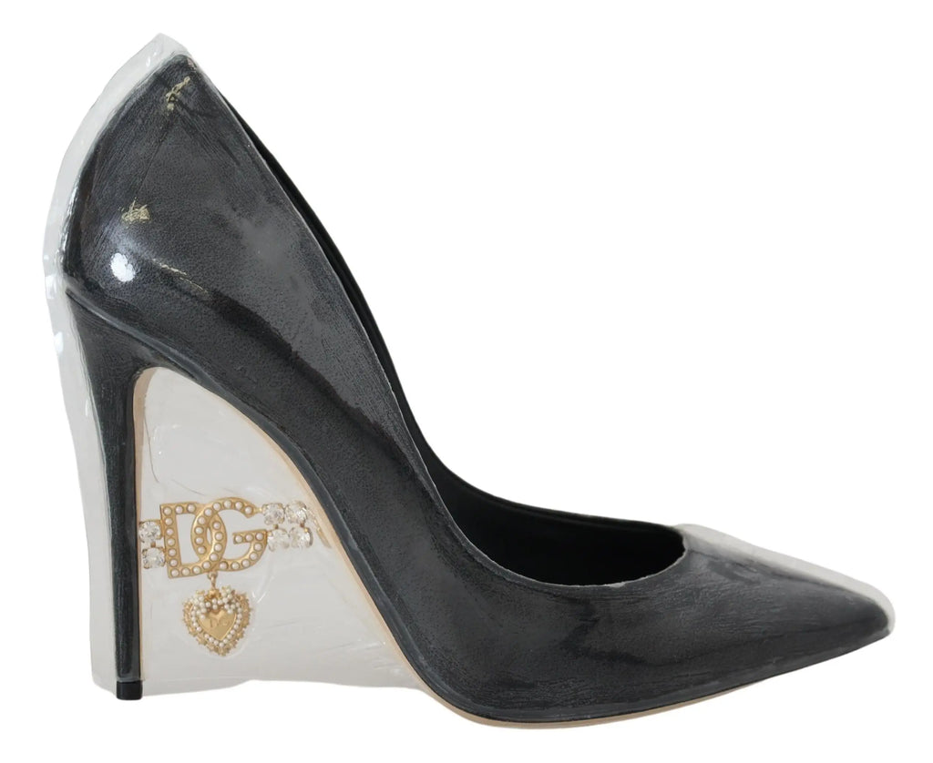 Dolce & gabbana escarpins noirs en cuir verni avec talon compensé transparent décoré de logo dg doré et charme cœur