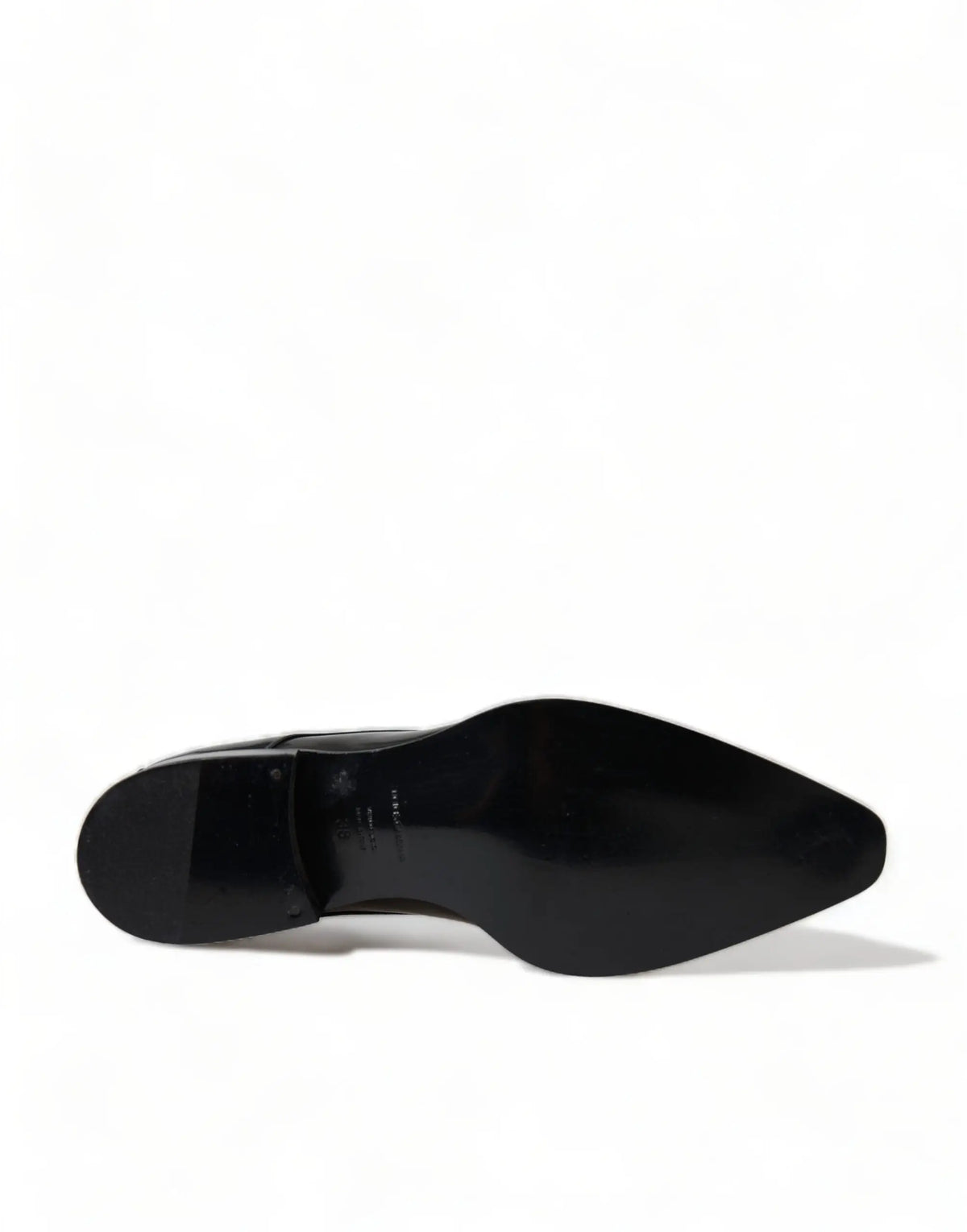 Dolce & gabbana chaussure plate formelle noire en cuir verni avec bout pointu et finition brillante