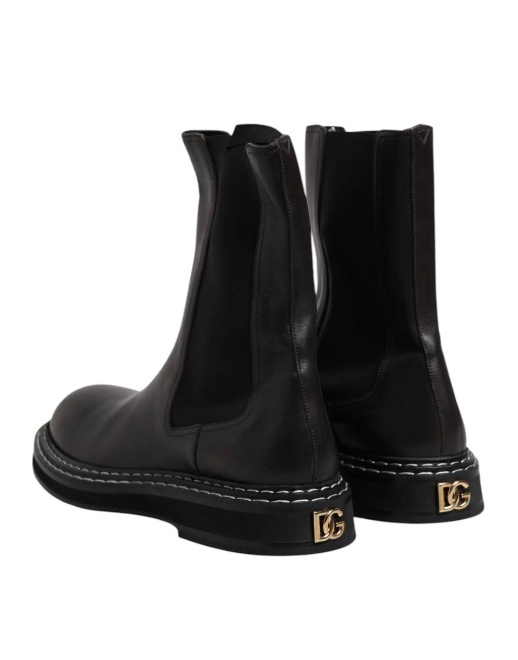 Vue arrière des bottes plates mi-mollet en cuir noir dolce & gabbana avec logo dg doré sur le talon