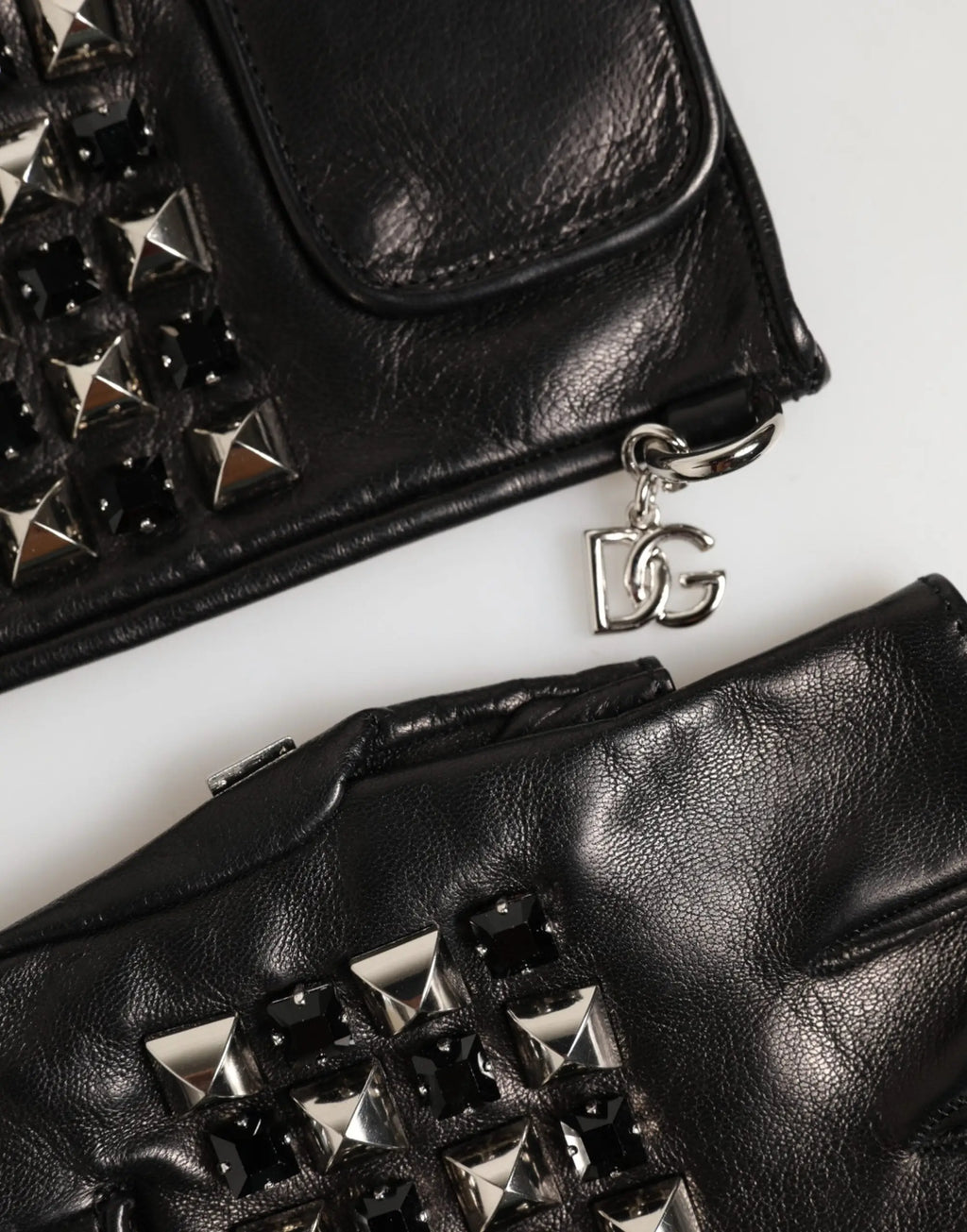 Dolce & gabbana gants mitaines sans doigts pour homme en cuir noir clouté avec logo dg métallique