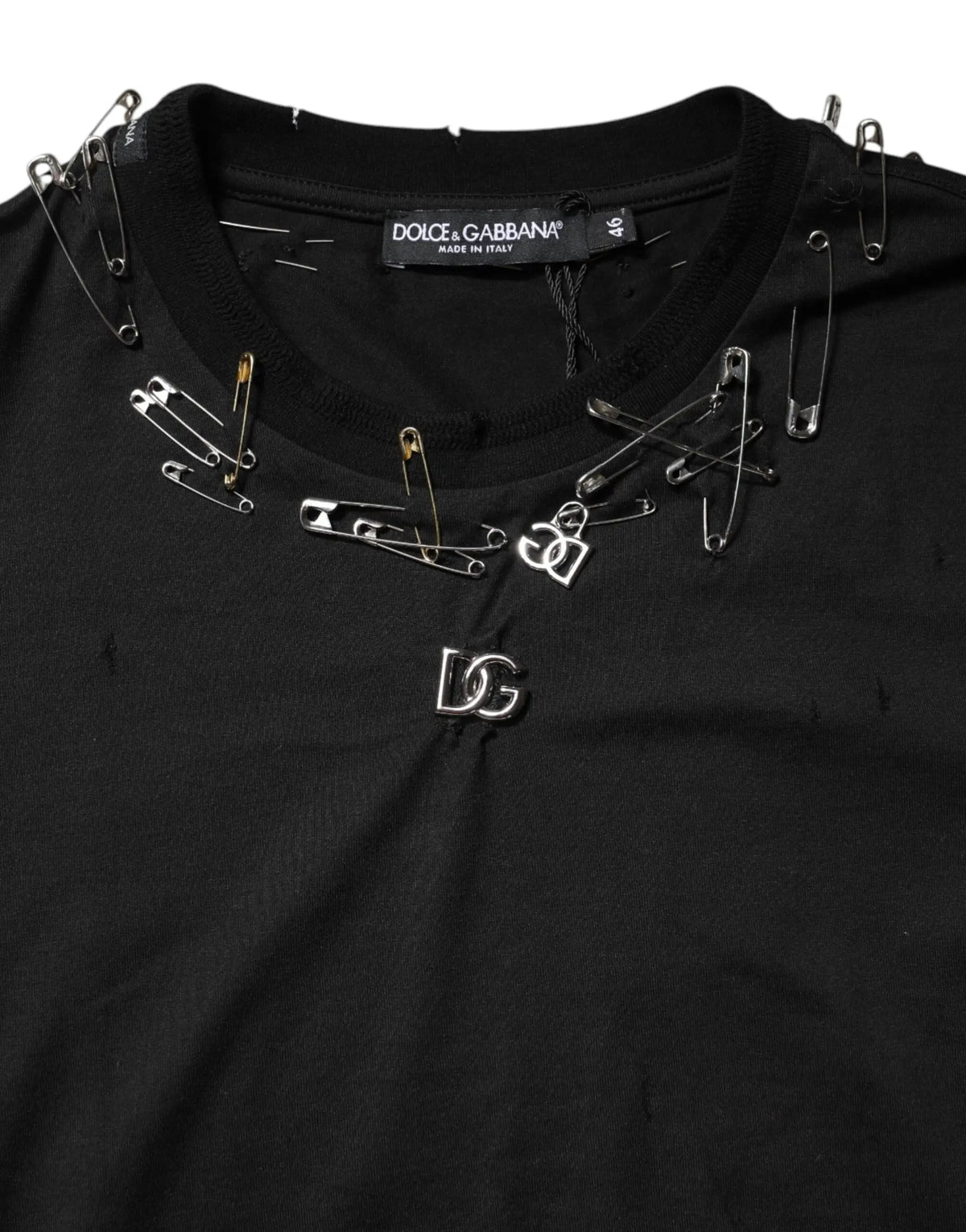Tshirt noir dolce gabbana manches courtes orné de punaises argentées et dorées sur le col