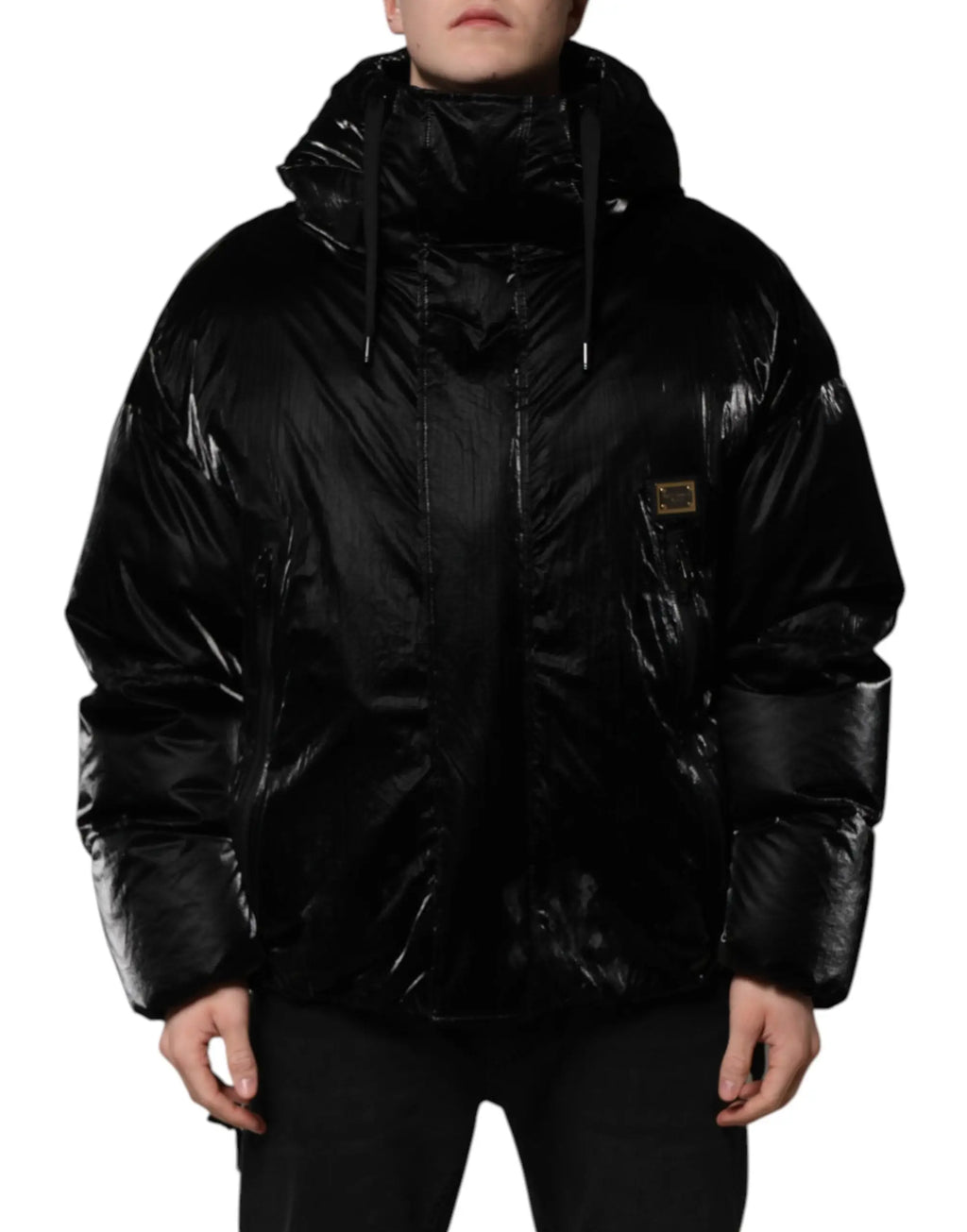 Veste matelassée à capuche dolce & gabbana noire avec finition brillante et patch logo doré sur la poitrine