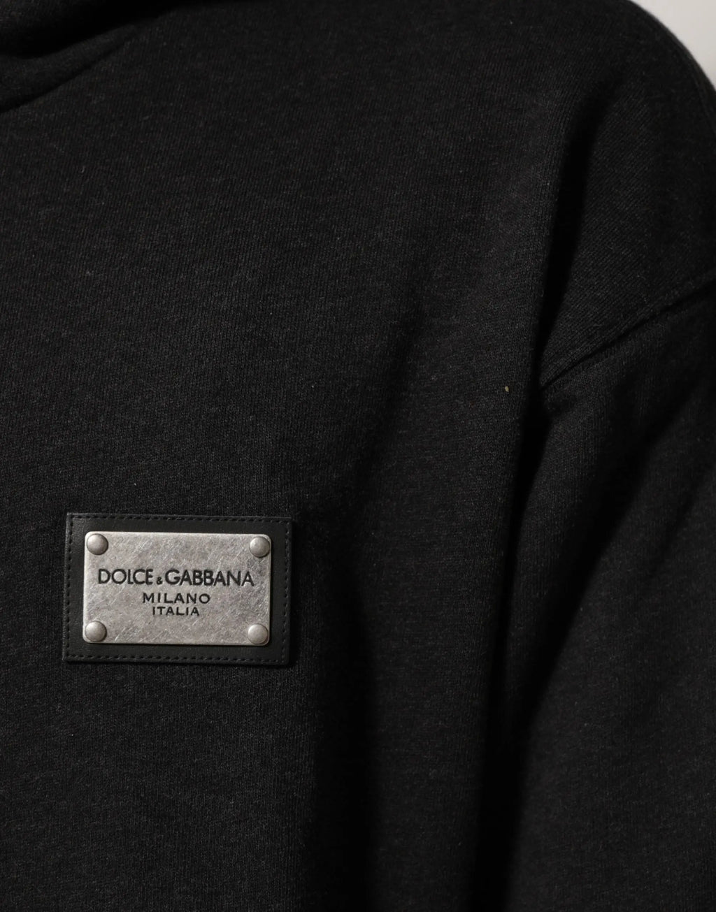 Sweat à capuche dolce & gabbana noir avec plaque métallique argentée embossée dolce&gabbana milano italia