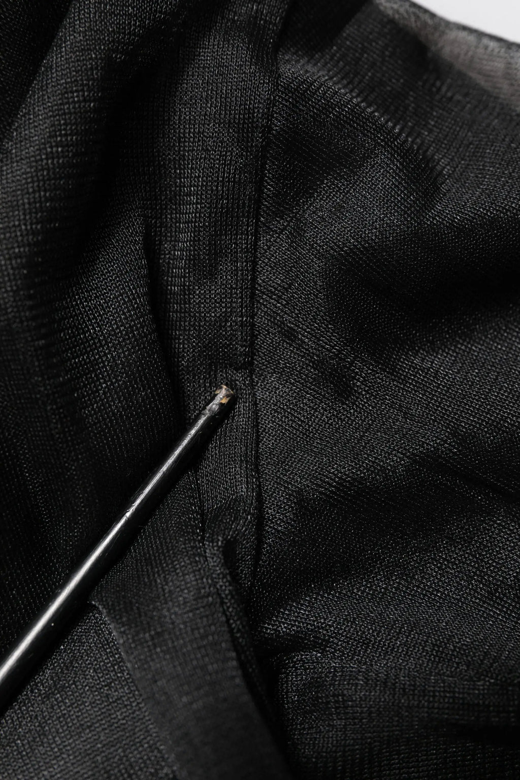 Pull effet tricot noir dolce & gabbana avec motif tissé subtil en tissu texturé