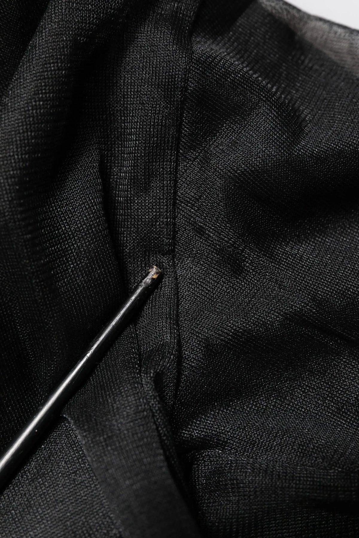 Pull effet tricot noir dolce & gabbana avec motif tissé subtil en tissu texturé