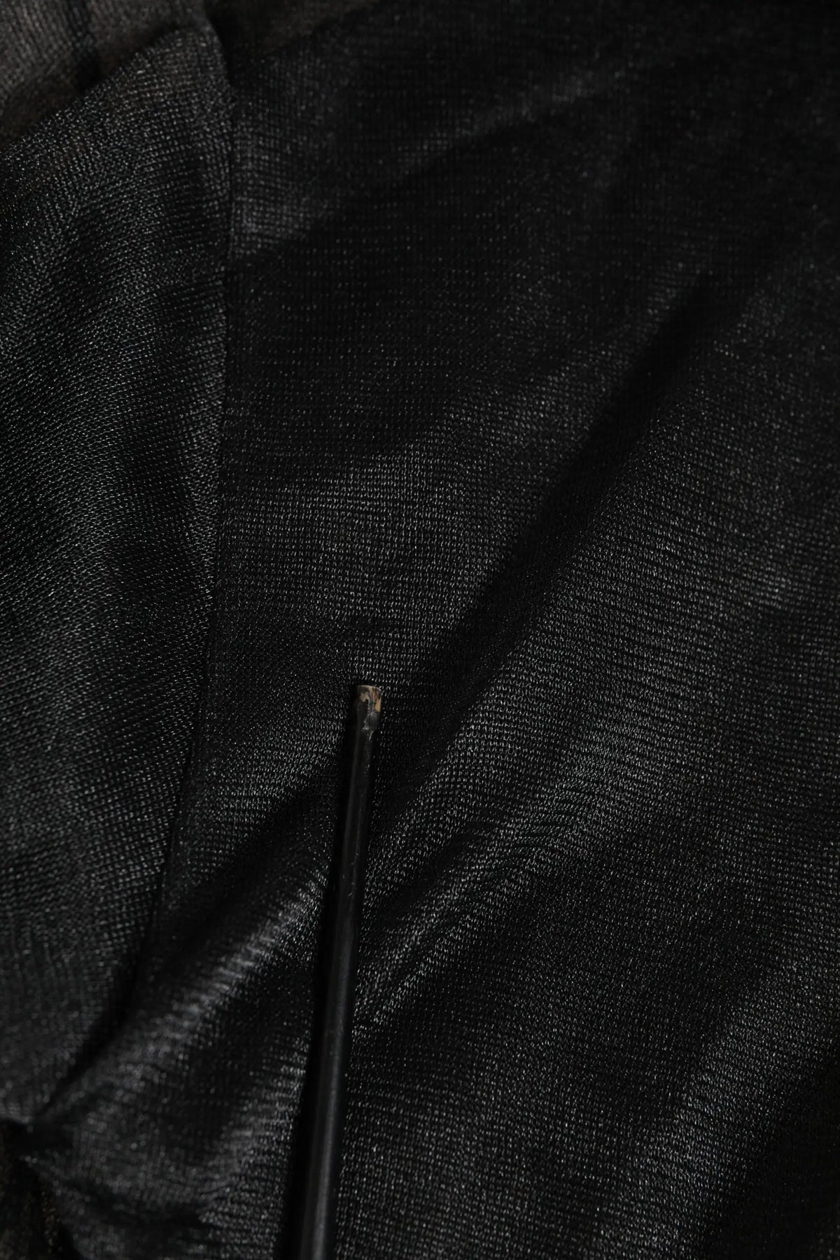 Dolce & gabbana sweat-shirt noir en polyester avec tissu texturé légèrement brillant et petite fermeture éclair métallique
