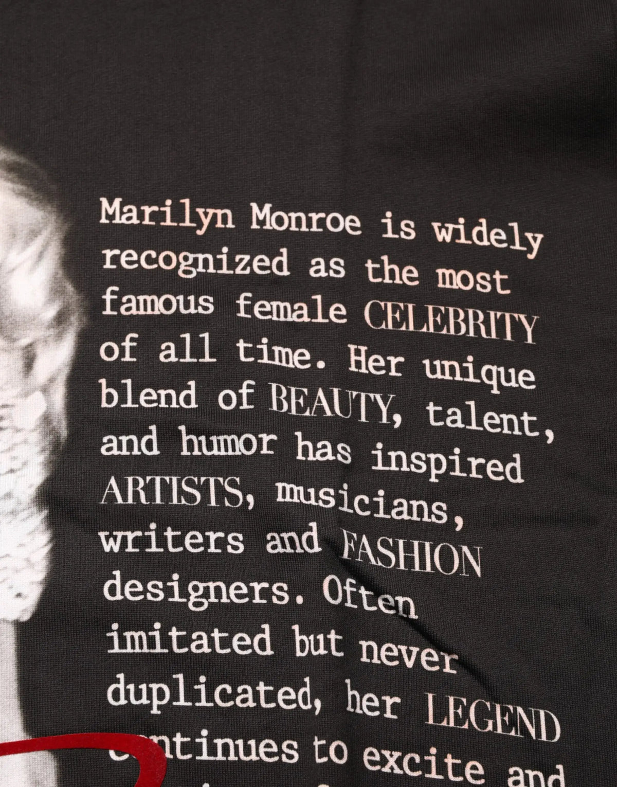 Dolce & gabbana t-shirt noir en coton avec portrait imprimé de marilyn monroe et texte en blanc et rose pâle