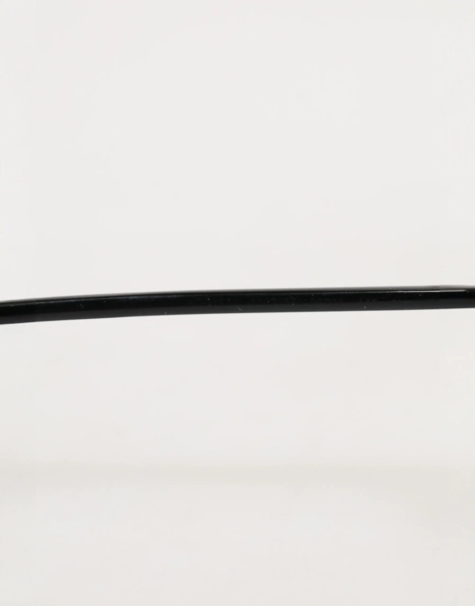 Câble noir lisse et brillant pour lunettes soleil dolce & gabbana avec monture métal carrée