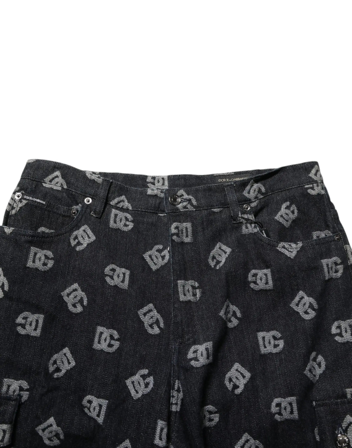 Pantalon cargo bermuda homme dolce & gabbana en denim noir avec logo dc argent répété sur le tissu