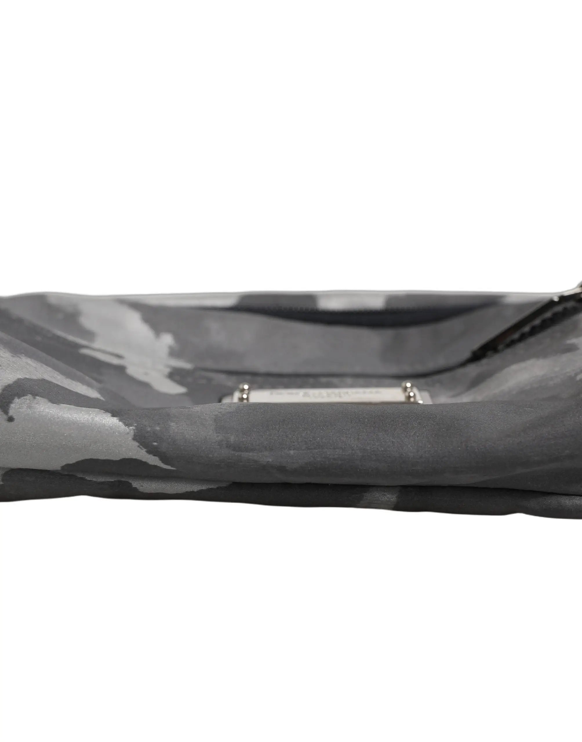 Dolce & gabbana sac banane camouflage noir en nylon avec plaque en laiton et détails métalliques élégants