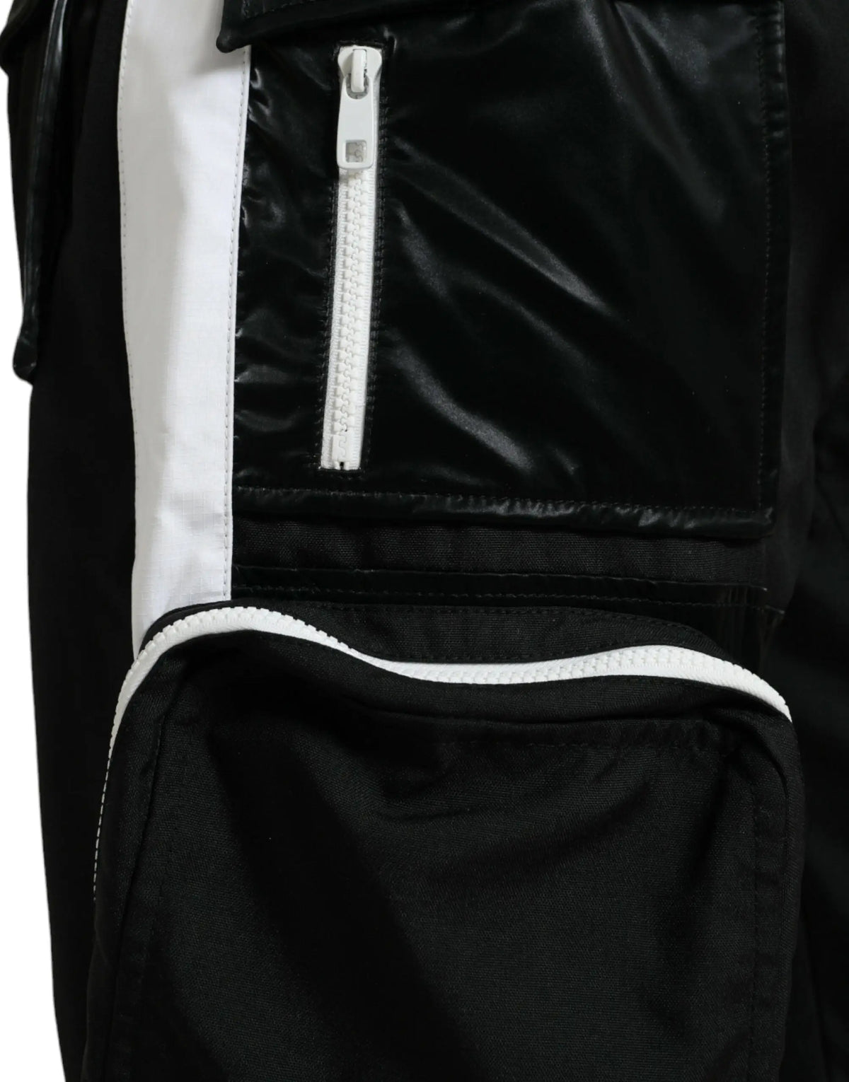 Pantalon de jogging cargo pour homme dolce & gabbana en nylon noir avec panneau brillant noir, zip blanc et surpiqûres contrastées
