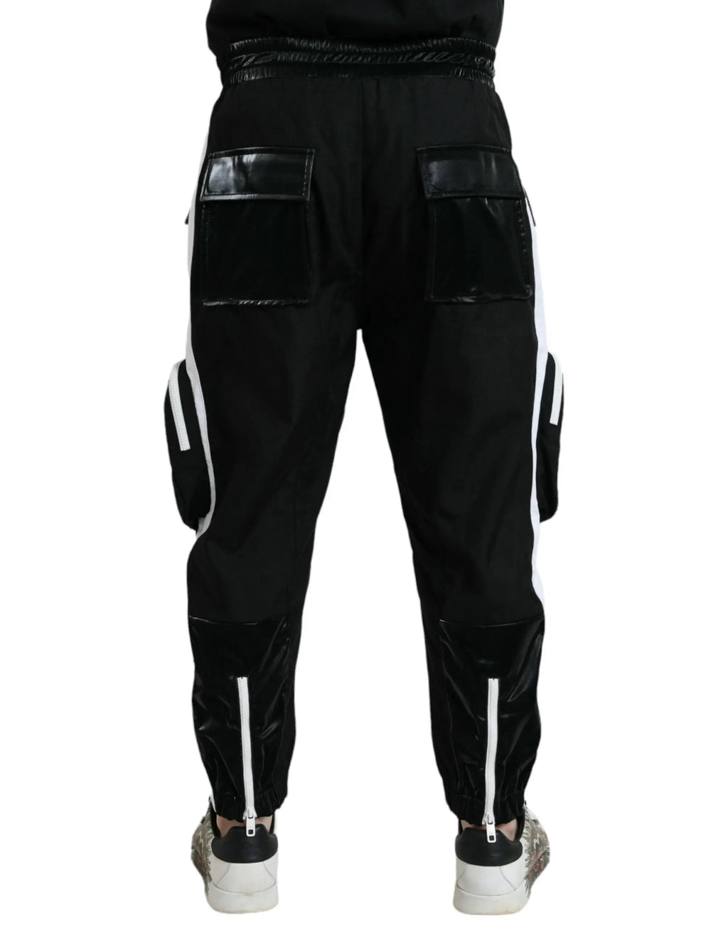 Pantalon cargo noir dolce & gabbana en nylon avec patchs vinyle brillants noirs et fermetures éclairs blanches sur les côtés