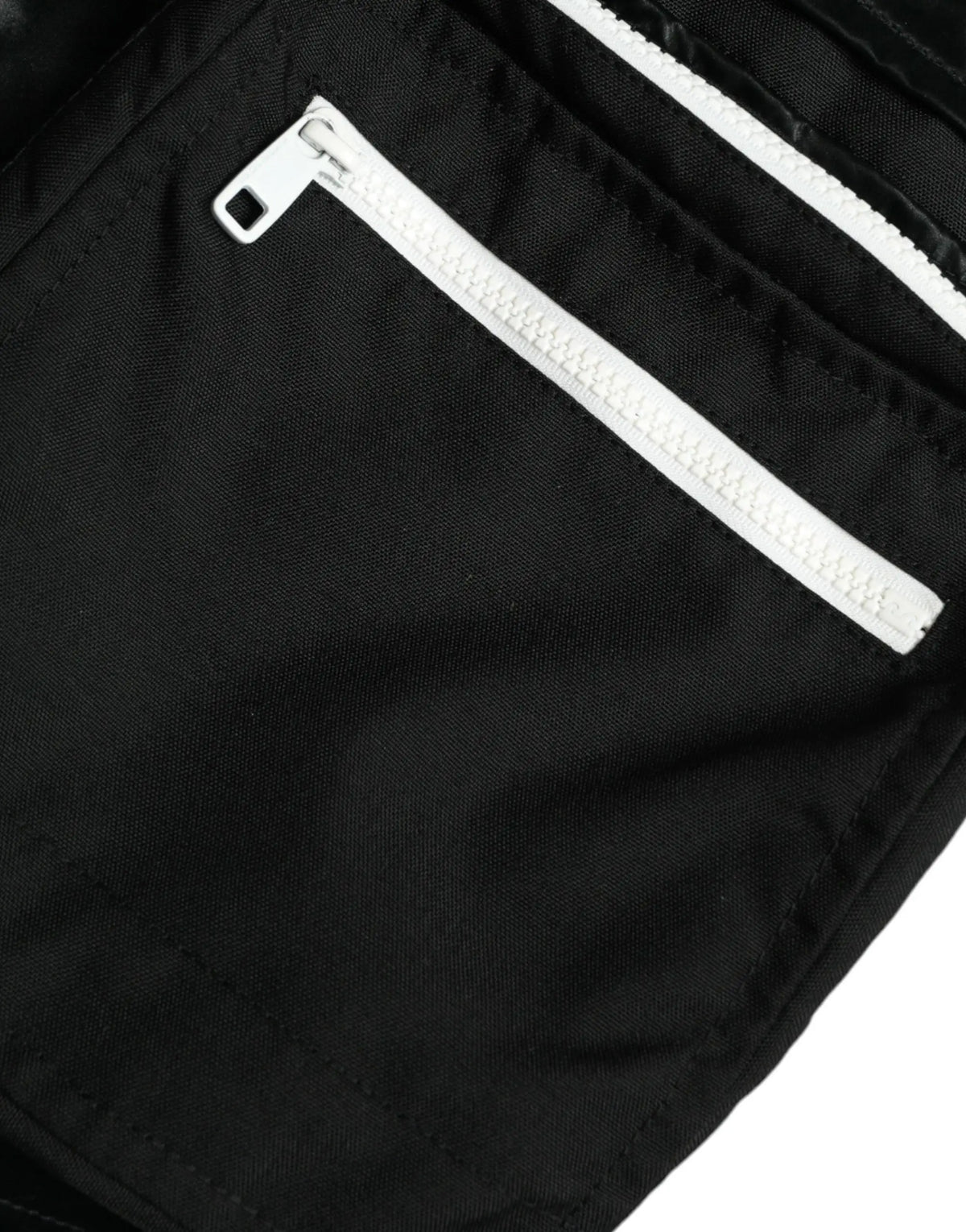 Sac à dos noir en nylon avec fermeture éclair blanche et tirette pour pantalons cargo jogger homme dolce et gabbana
