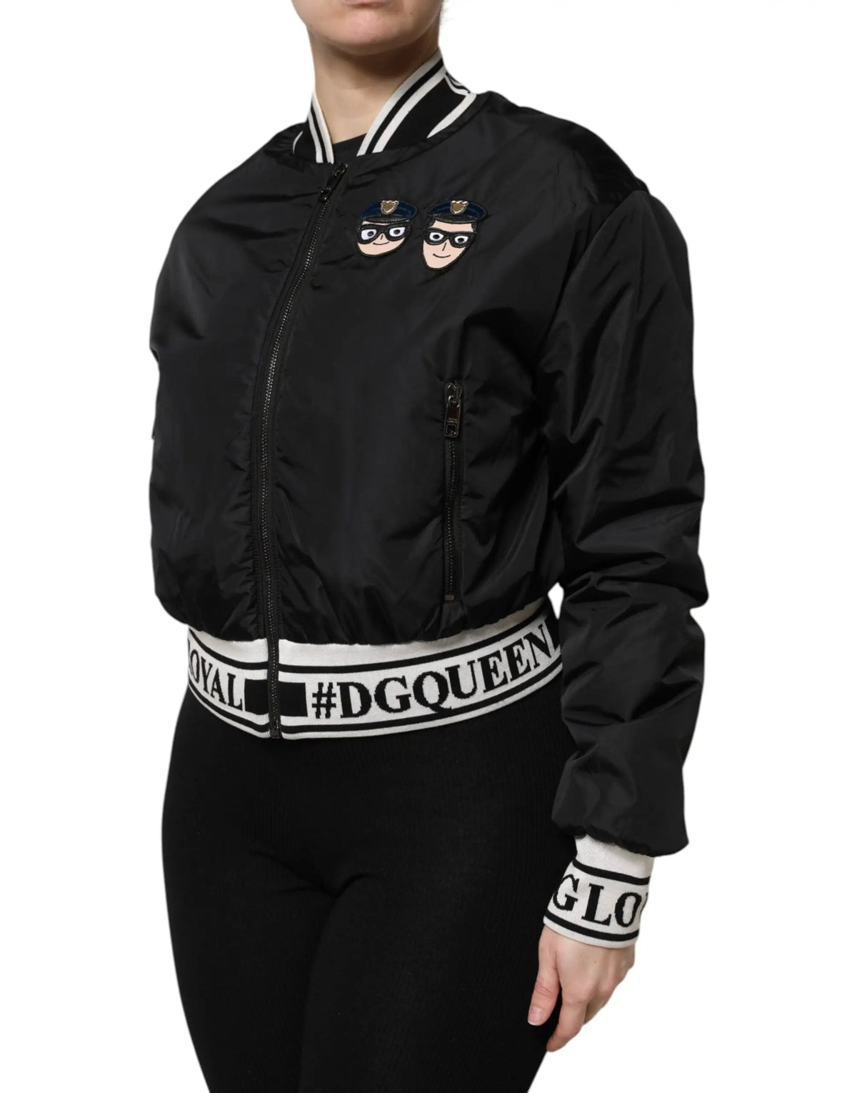Veste bomber noire dolce gabbana en nylon avec patchs brodés policiers et taille blanche côtelée #dgqueen