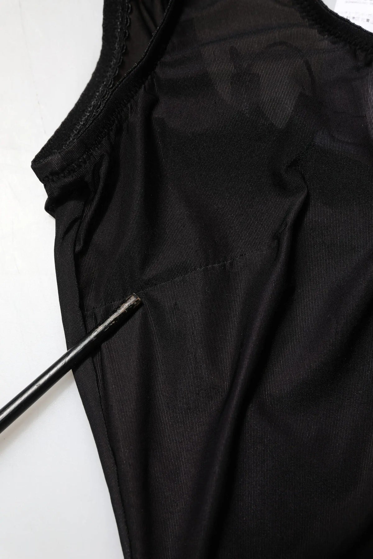 Dolce & Gabbana débardeur noir en nylon transparent avec dentelle délicate au niveau du col rond