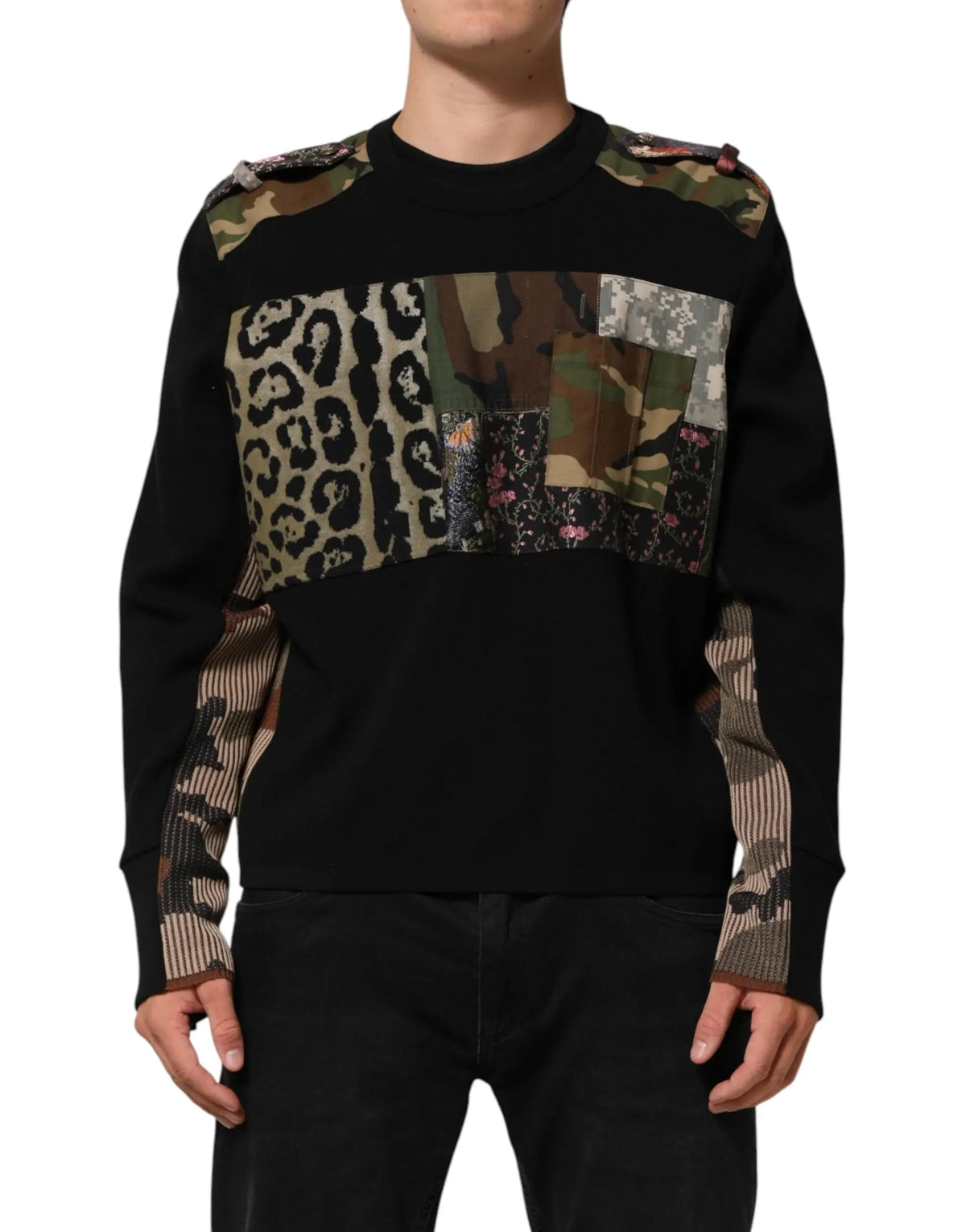 Pull noir dolce & gabbana à col rond avec patchwork audacieux léopard camouflage et dentelle florale aux épaules et manches