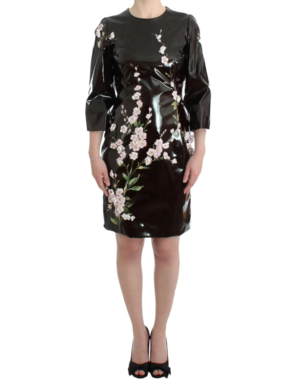 Robe noire en cuir verni dolce & gabbana avec broderie florale de cerisier rose peinte à la main