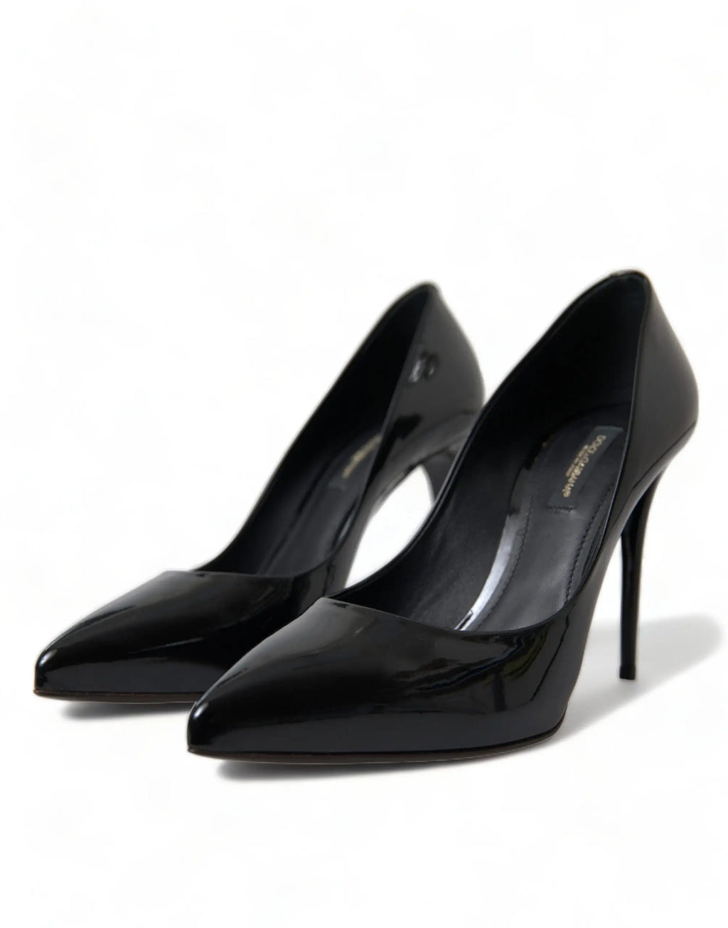 Dolce & gabbana black patent leather pumps with sleek pointed toe and slender high heel in black patent leather