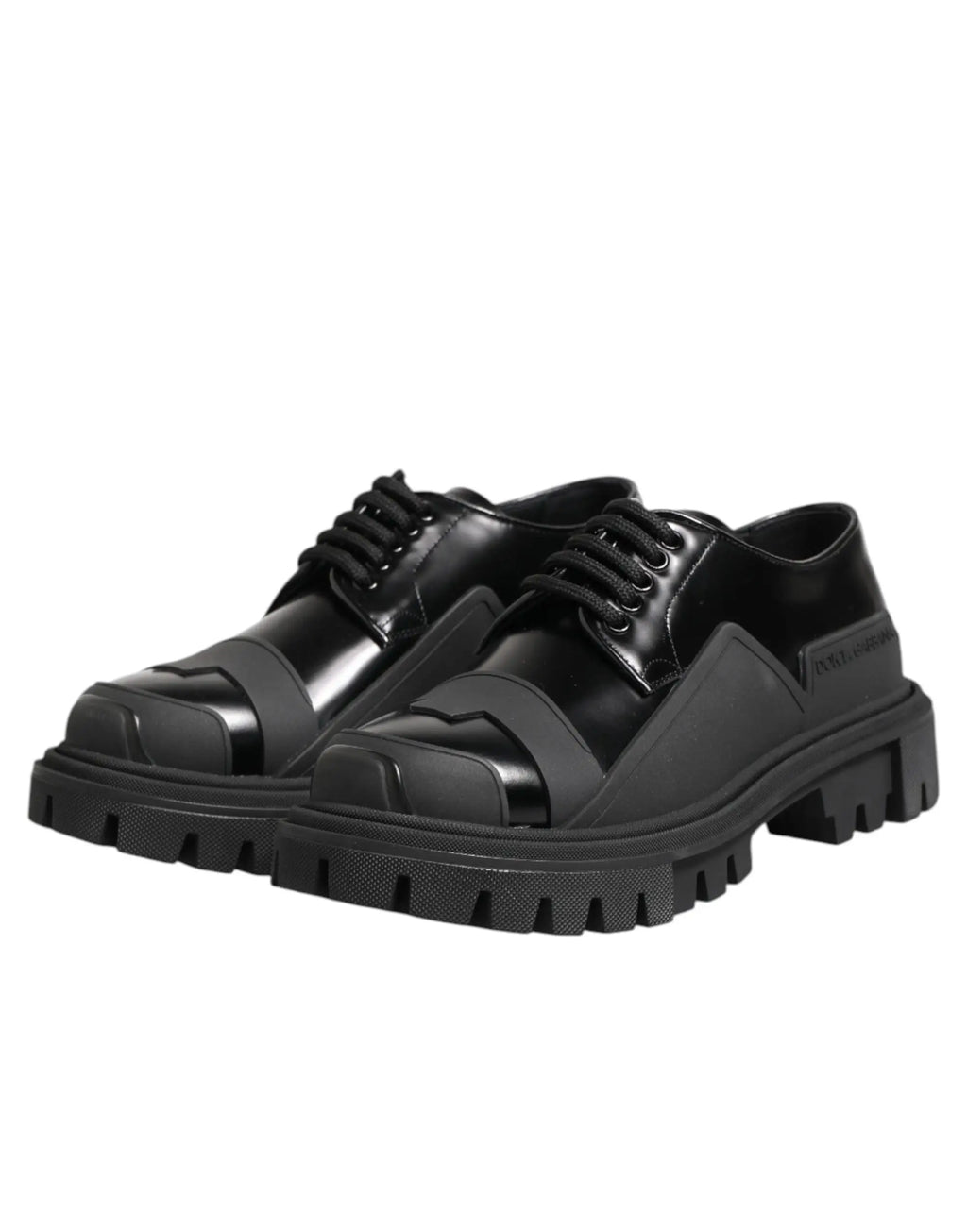 Dolce & gabbana chaussures derby trekking noires en cuir verni et caoutchouc mat avec semelle épaisse texturée