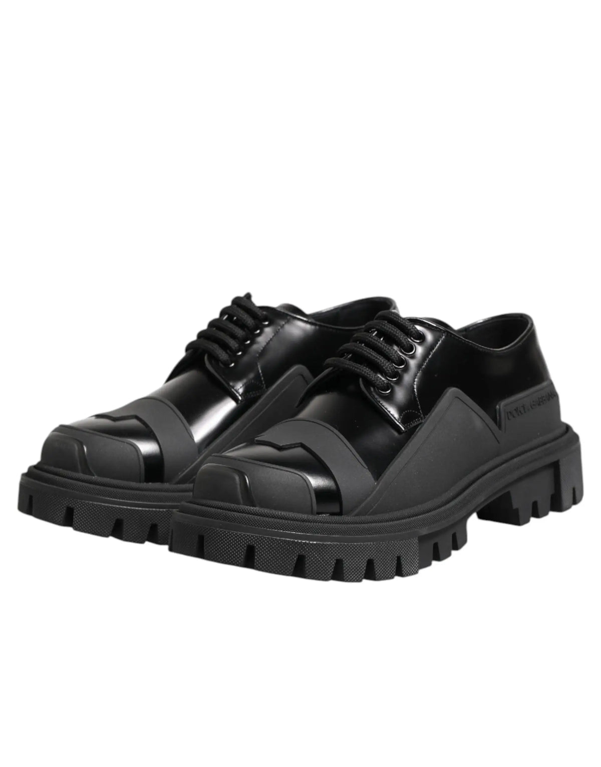 Dolce & gabbana chaussures derby trekking noires en cuir verni et caoutchouc mat avec semelle épaisse texturée