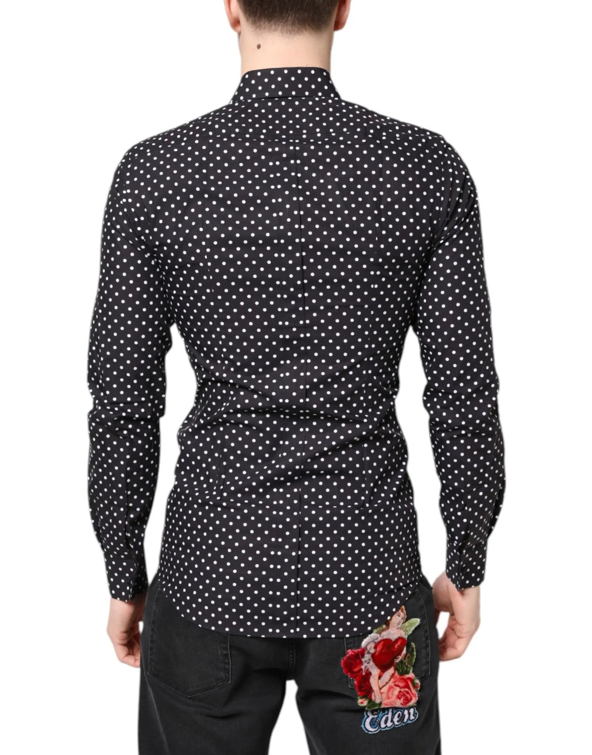 Dos de chemise noire dolce & gabbana à manches longues à pois blancs avec patch brodé floral en or formel