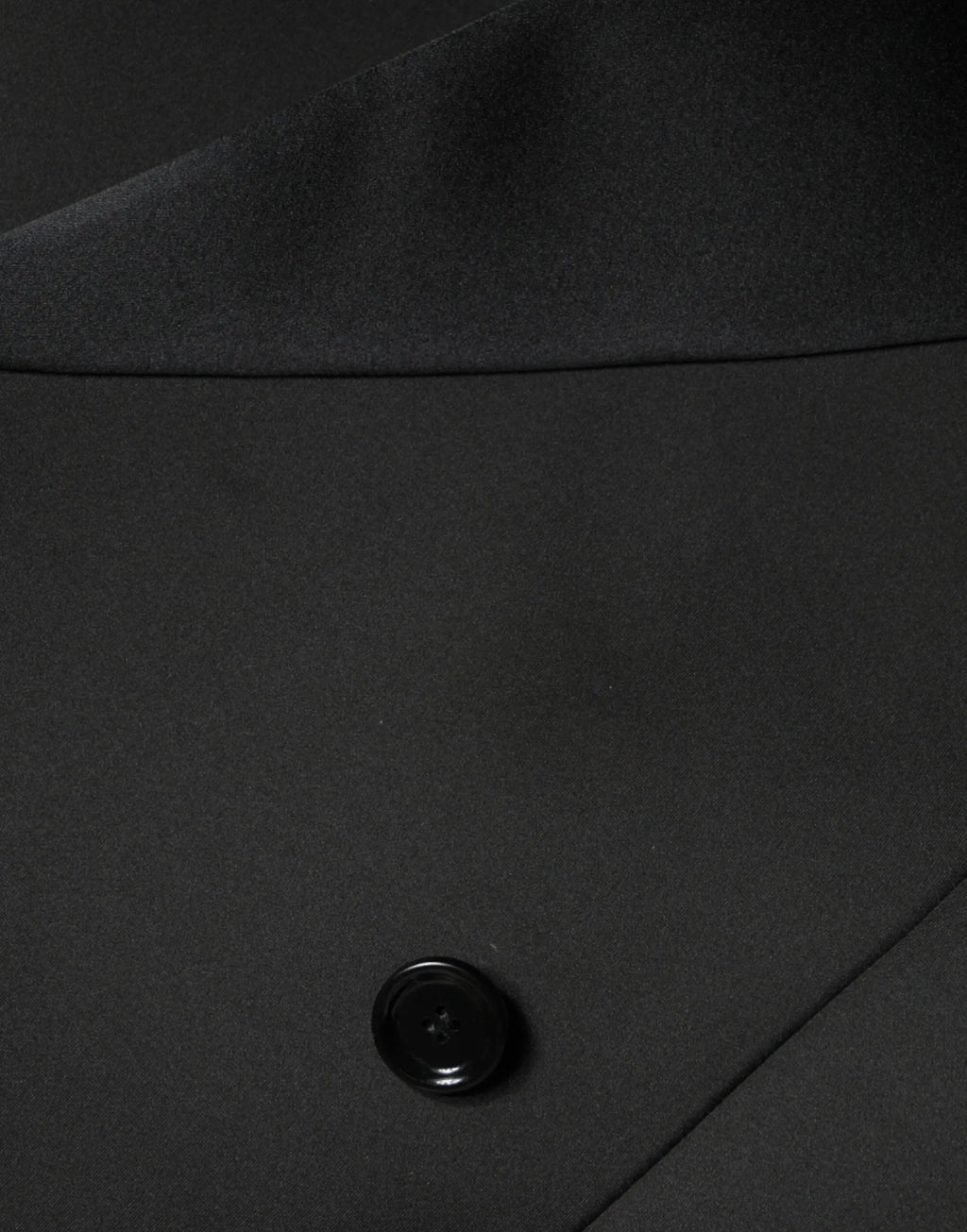 Lapeau en satin noir avec un bouton assorti sur un manteau veste double boutonnage en polyester dolce gabbana noir