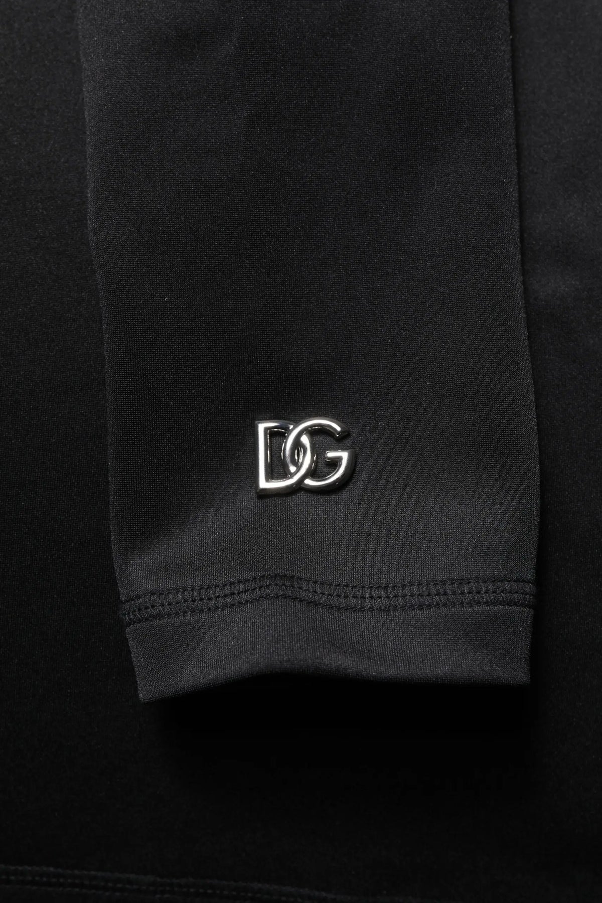 Patch logo dolce gabbana noir sur manche noire en polyester du pull col roulé dolce gabbana