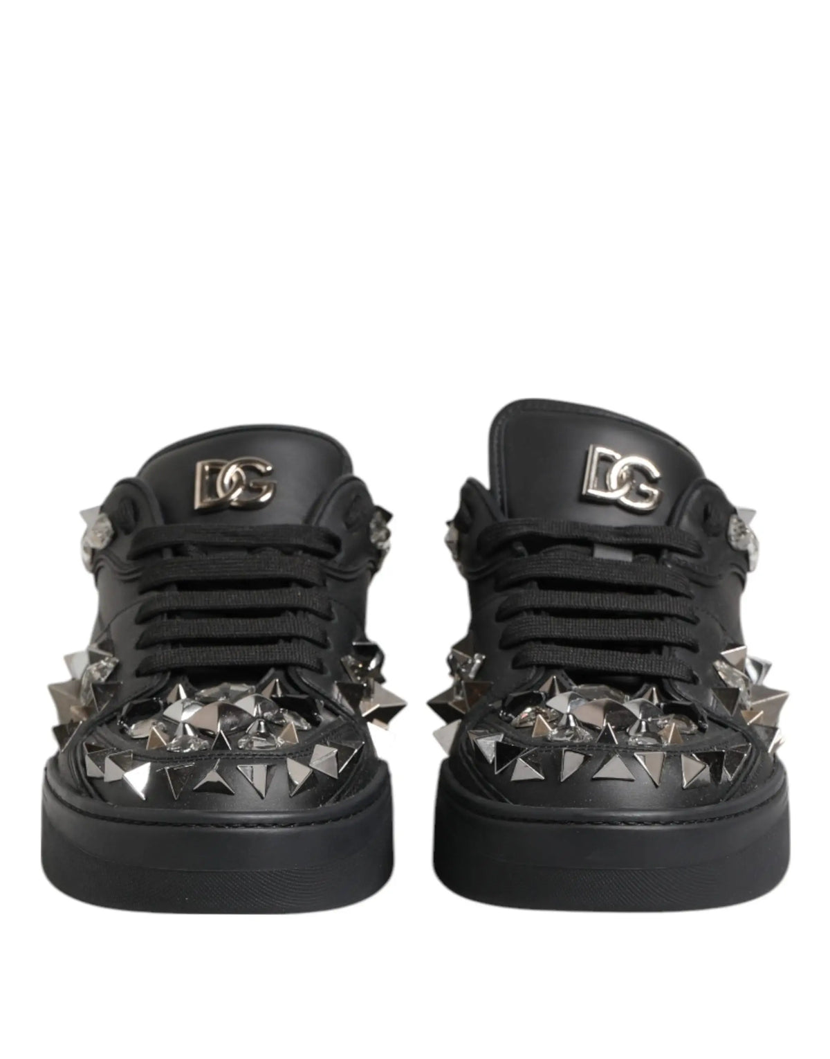 Baskets pour hommes dolce & gabbana portofino noires en cuir avec clous triangulaires argentés et logo dg métallique sur la languette