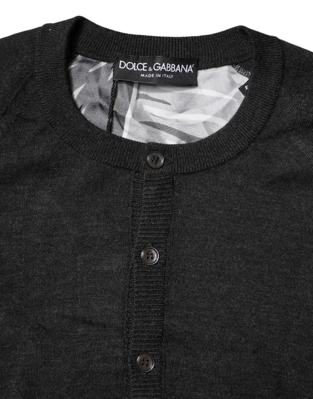Cardigan dolce & gabbana gris foncé avec boutons noirs en maille texturée subtile pour homme