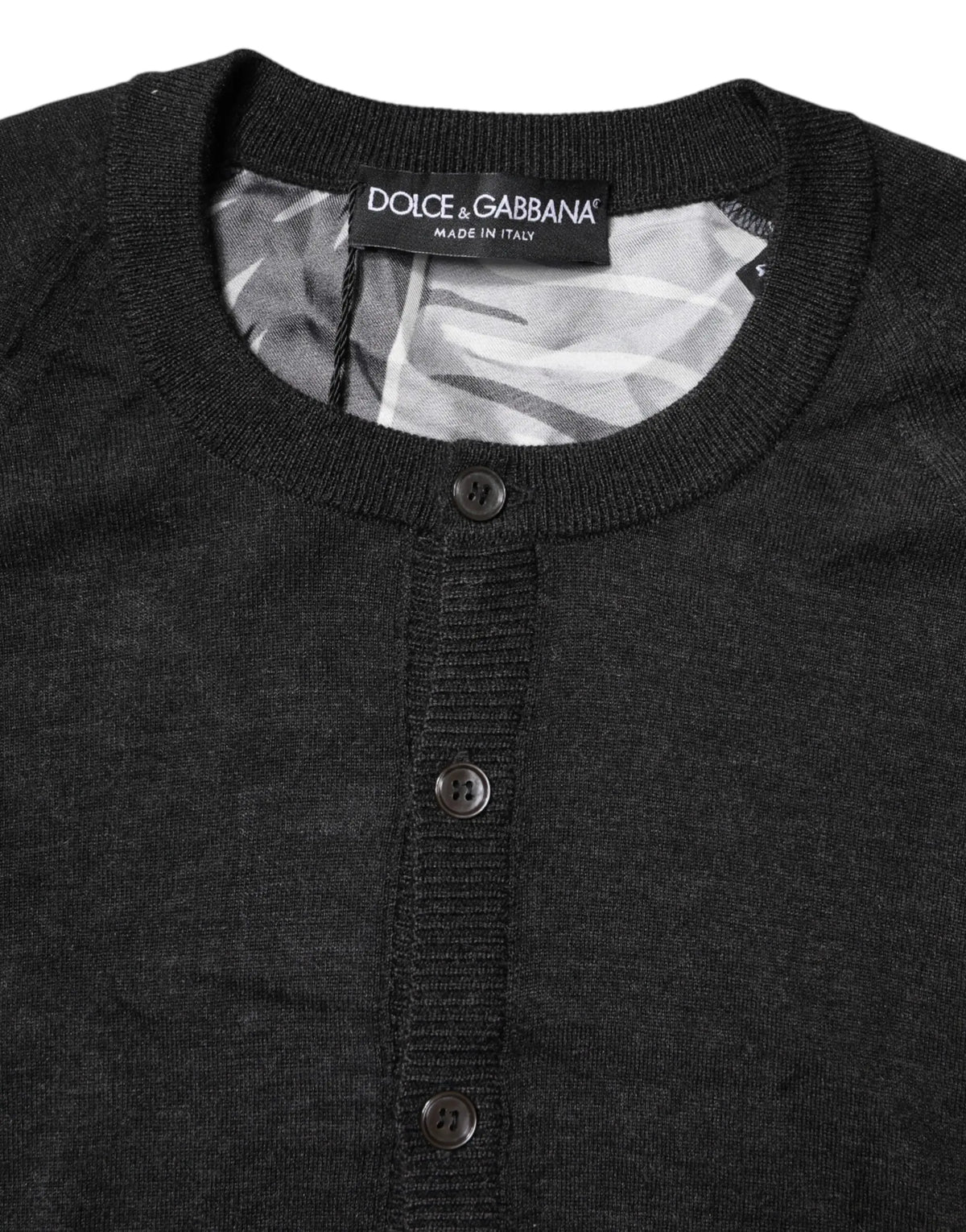 Cardigan dolce & gabbana gris foncé avec boutons noirs en maille texturée subtile pour homme