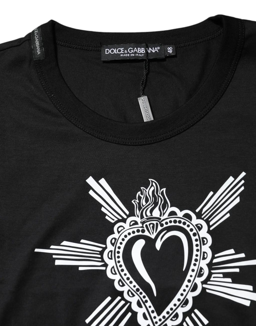Dolce & gabbana t shirt noir en coton avec un cœur sacré orné de flammes blanches et lignes rayonnantes