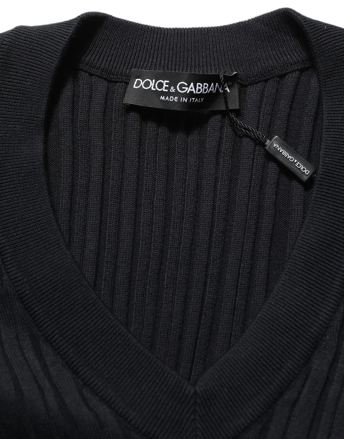 Pull noir à col en v en maille côtelée en soie pour homme dolce & gabbana fabriqué en italie