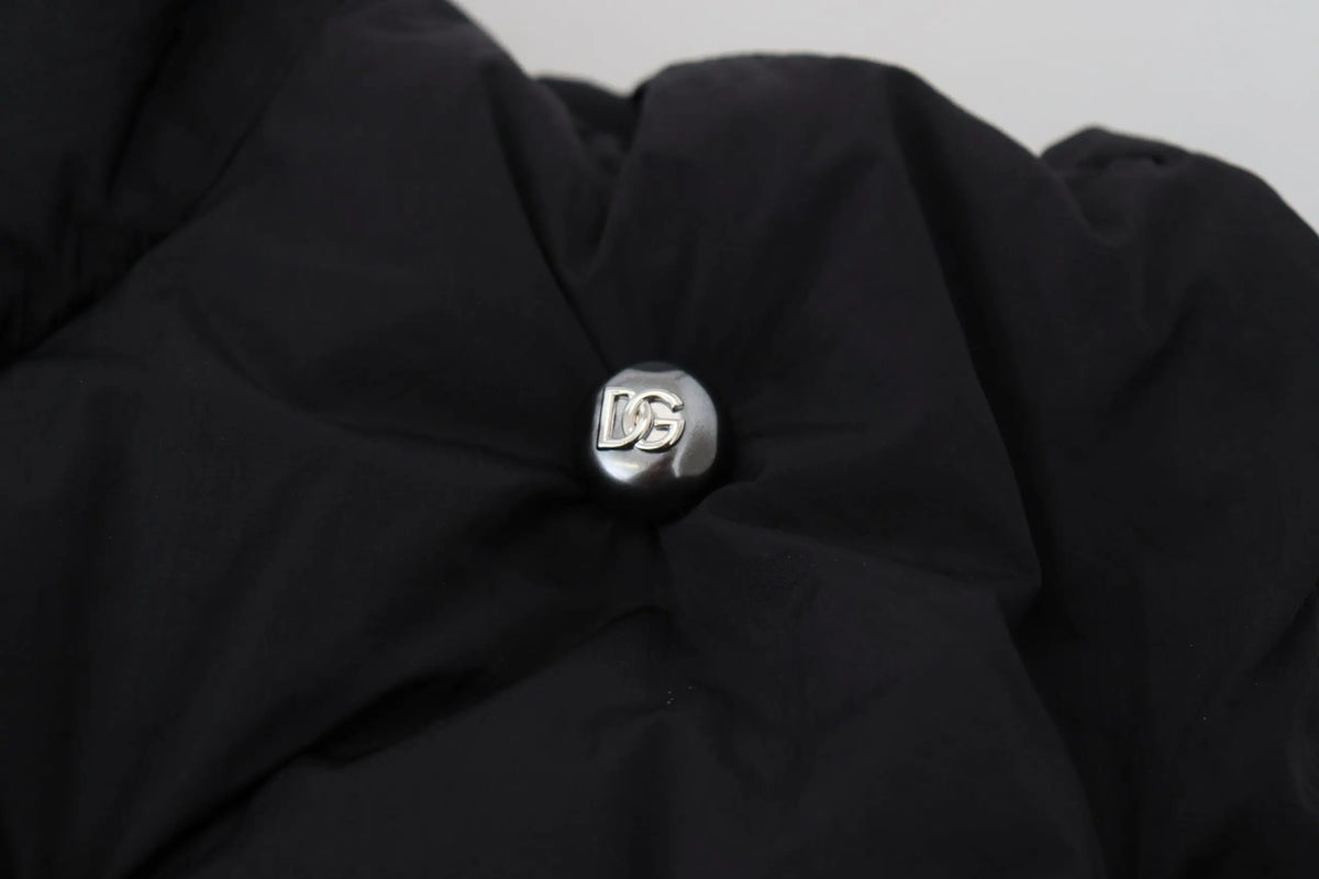 Bouton logo dg en métal argenté sur veste sans manches noire en duvet dolce gabbana