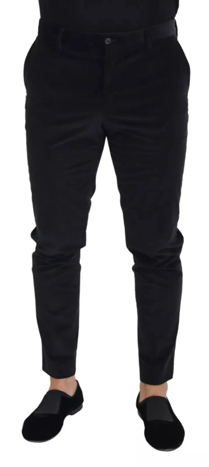 Pantalon chino slim noir en coton stretch dolce gabbana avec fines côtes verticales porté avec mocassins en velours noirs