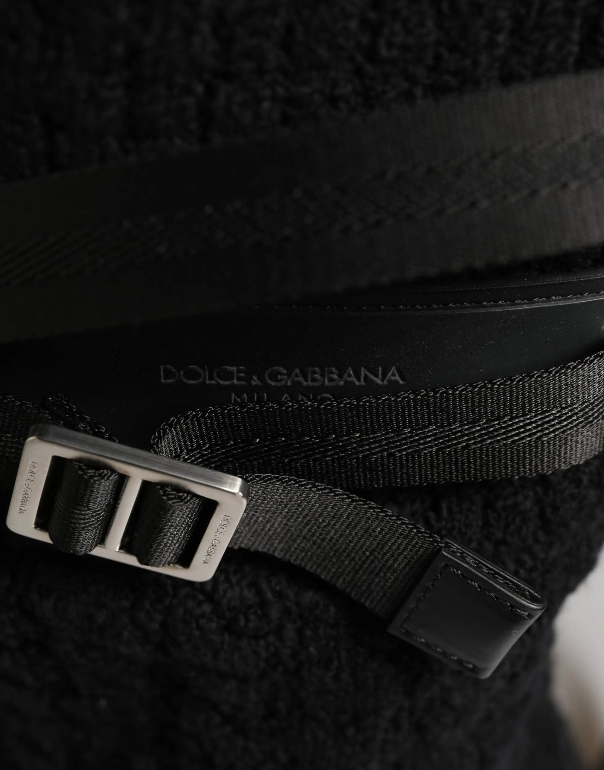 Ceinture noire tissée avec boucle métal argenté et dolce gabbana milano embossé sur sangle en cuir