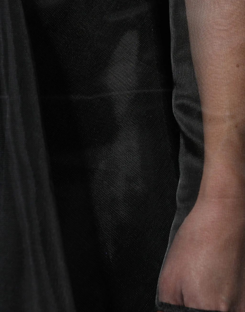 Robe cocktail midi noire dolce & gabbana en tulle avec superposition transparente et texture noire