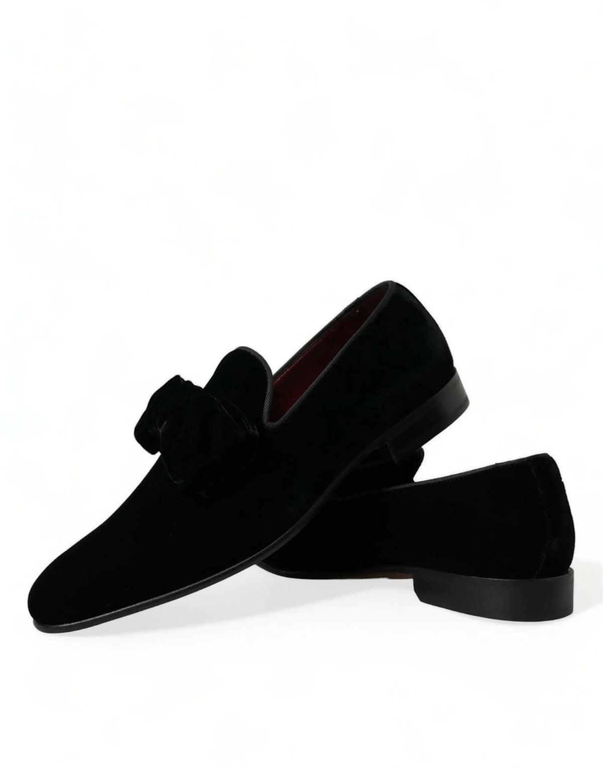 Dolce & gabbana mocassins noirs en velours avec pompons doux parfaits pour des chaussures de cérémonie élégantes