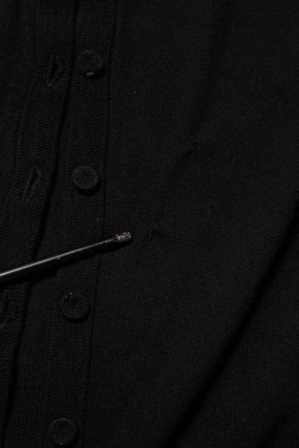 Dolce & gabbana cardigan noir en laine vierge avec boutons sombres et tissage texturé subtil