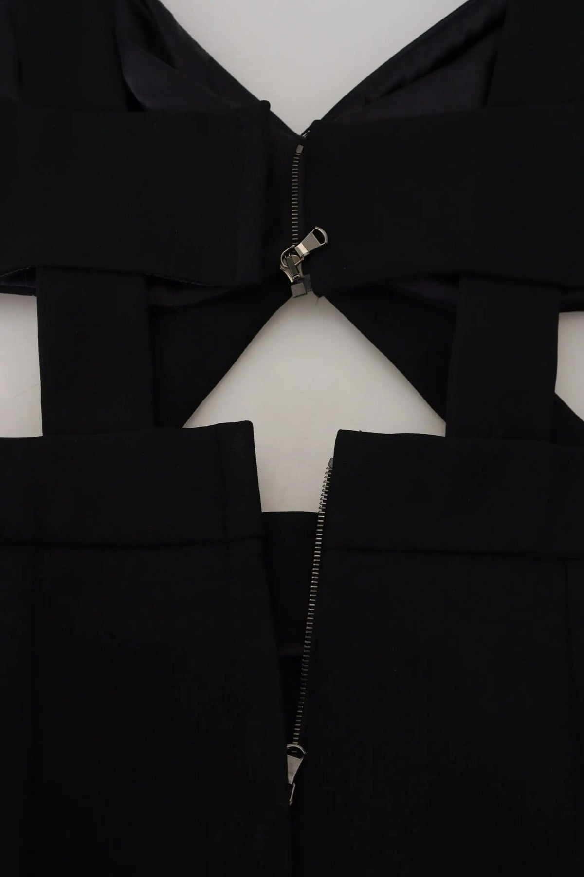 Dolce & gabbana robe midi noire en viscose avec corsage structuré zippé et découpes angulaires