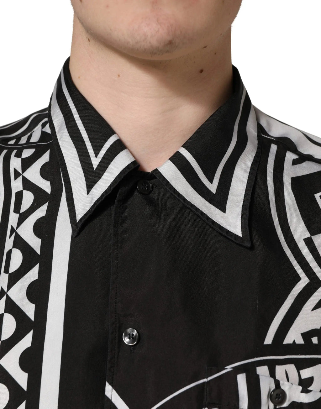 Chemise à manches longues dolce & gabbana noire et blanche à motif géométrique audacieux et style moderne